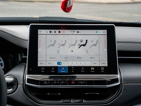 Used 2023 Jeep Compass High Altitude image 12