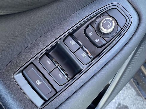 Used 2025 Subaru Outback Premium w/ Popular Package #1A image 6