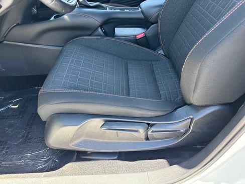 Certified 2025 Honda HR-V Sport image 17