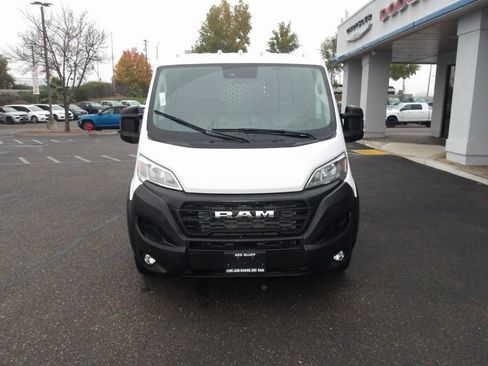 Used 2025 RAM ProMaster 2500 w/ Premium Convenience Group image 3