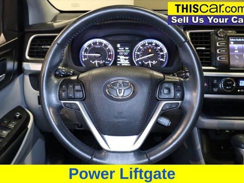 Used 2019 Toyota Highlander XLE image 20