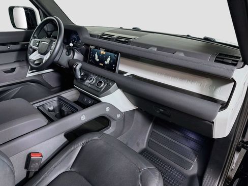 Certified 2023 Land Rover Defender 110 S AWD/4WD image 31