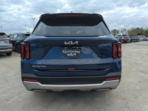 New 2026 Kia Sorento S FWD image 7