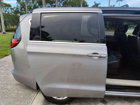 Used 2021 Chrysler Voyager Lxi FWD image 35