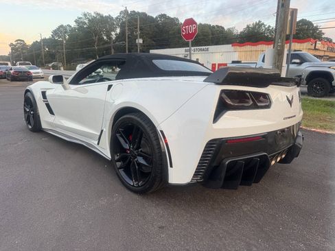 Used 2019 Chevrolet Corvette Grand Sport w/ Carbon Flash Badge Package RWD image 3