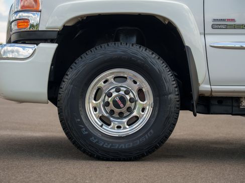 Used 2004 GMC Sierra 2500 SLE w/ Heavy-Duty Power Package AWD/4WD image 30