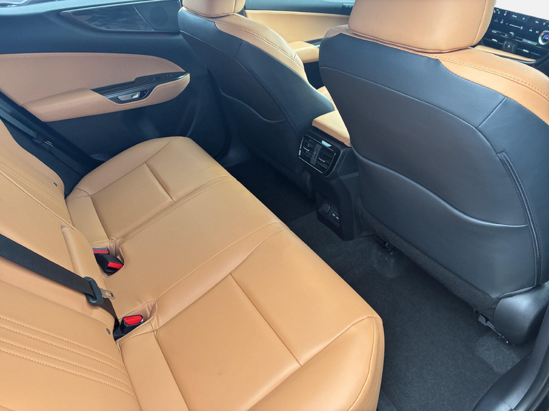 Used 2025 Lexus NX 350 AWD w/ Cold Area Package image 11