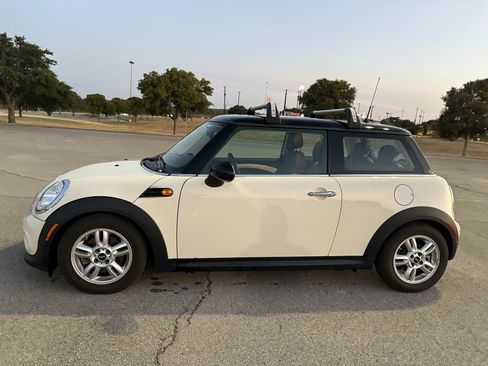 Used 2013 MINI Cooper Hardtop FWD image 2