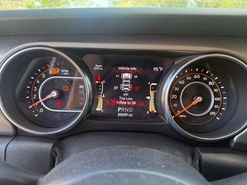 Used 2021 Jeep Wrangler Unlimited Sport AWD/4WD image 10