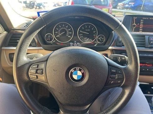 Used 2014 BMW 320i Sedan image 4