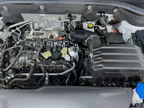 Used 2025 Volkswagen Atlas SE image 36