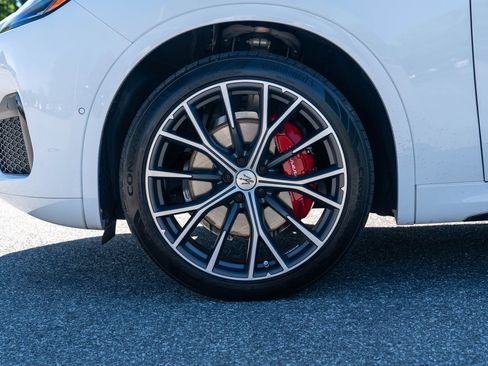 Used 2023 Maserati Grecale Modena AWD/4WD image 9