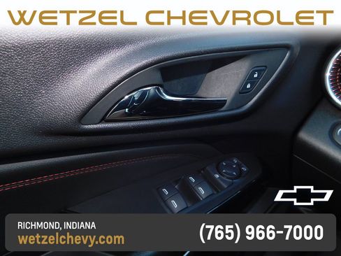Used 2025 Chevrolet Trax RS w/ Sunroof Package FWD image 26
