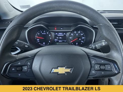 Certified 2023 Chevrolet TrailBlazer LS FWD image 3