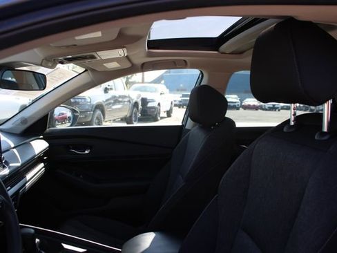 Used 2025 Honda Accord SE image 28