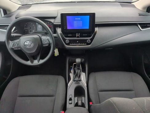 Used 2025 Toyota Corolla LE FWD image 30