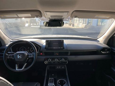 Certified 2025 Honda Pilot EX-L image 10