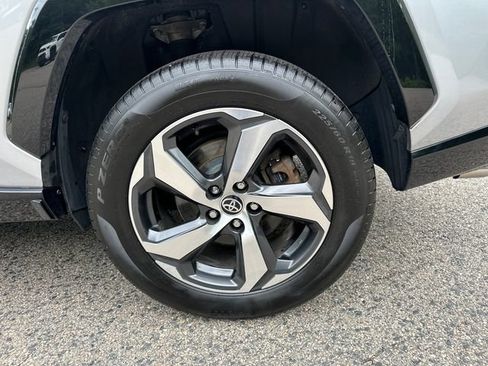 Certified 2021 Toyota RAV4 SE w/ Weather & Moonroof Package AWD/4WD image 17