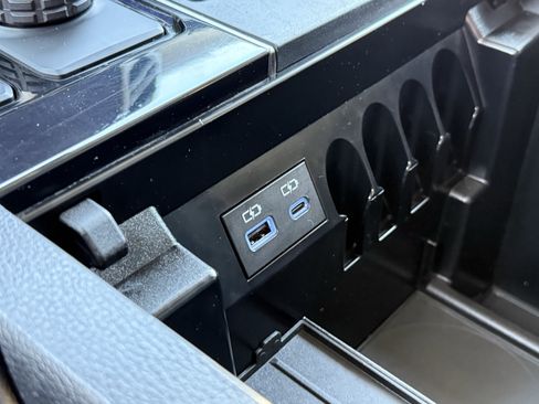 Used 2022 Toyota Tundra Limited image 25