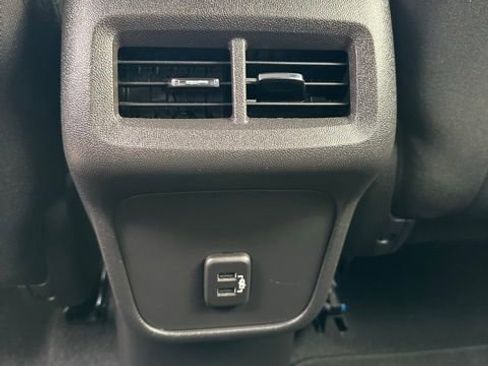 Used 2021 Chevrolet Equinox LT image 19