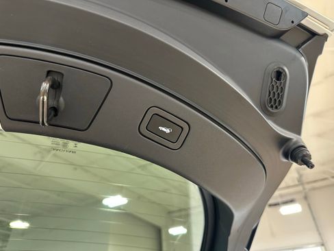 Used 2023 Jaguar F-TYPE Coupe RWD image 39