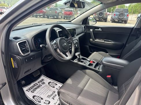 Used 2020 Kia Sportage LX AWD/4WD image 9