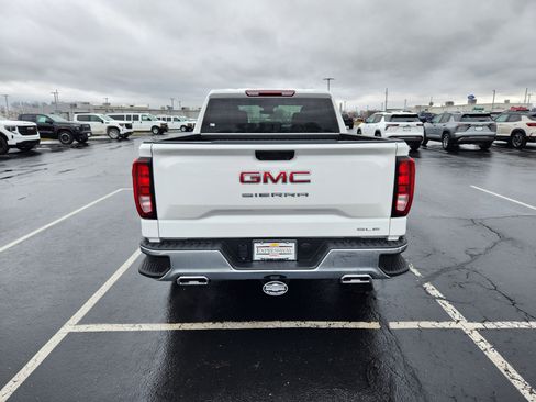 New 2026 GMC Sierra 1500 SLE image 4
