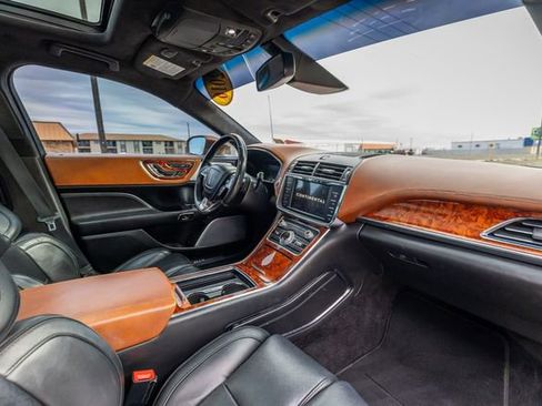 Used 2017 Lincoln Continental Black Label w/ Rear-seat Package image 23