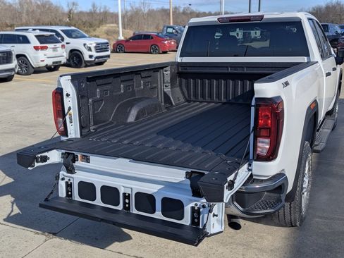 New 2026 GMC Sierra 2500 Pro w/ Convenience Package image 13