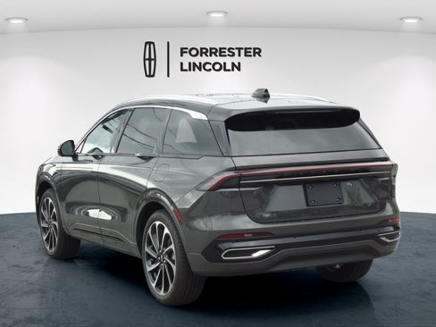Used 2025 Lincoln Nautilus Black Label AWD/4WD image 5