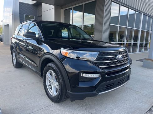 Certified 2023 Ford Explorer XLT w/ Equipment Group 202A AWD/4WD image 10