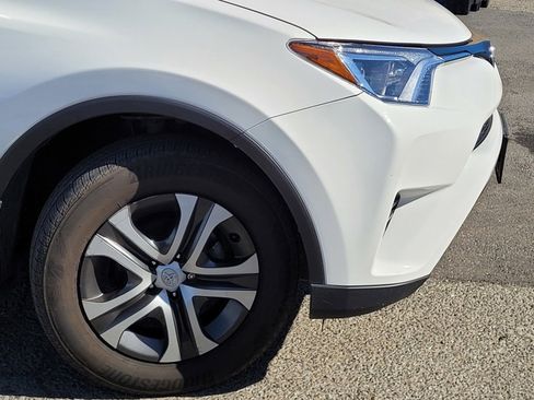 Used 2016 Toyota RAV4 LE image 16