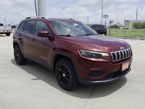 Used 2021 Jeep Cherokee Latitude AWD/4WD image 2