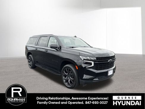 Used 2024 Chevrolet Suburban RST w/ Luxury Package AWD/4WD image 2
