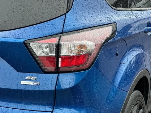 Used 2018 Ford Escape SE w/ SE Sport Appearance Package image 25