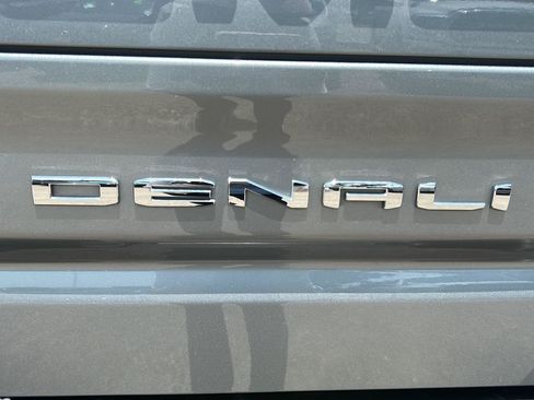 Used 2024 GMC Sierra 1500 Denali w/ Technology Package RWD image 32