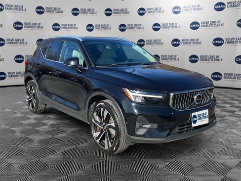 Certified 2023 Volvo XC40 B5 Plus w/ Driver Assist Package image 7