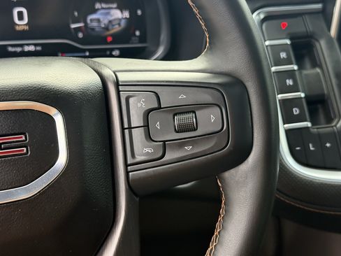 Used 2023 GMC Yukon XL AT4 AWD/4WD image 17