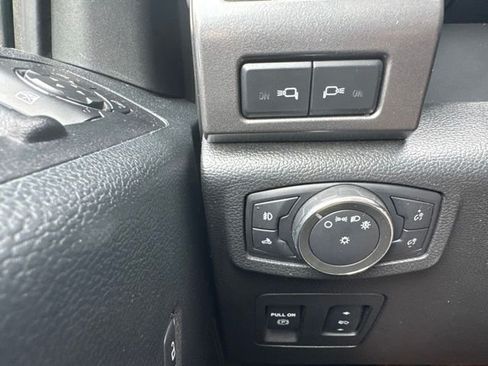 Used 2017 Ford F150 XLT w/ Equipment Group 302A Luxury AWD/4WD image 22