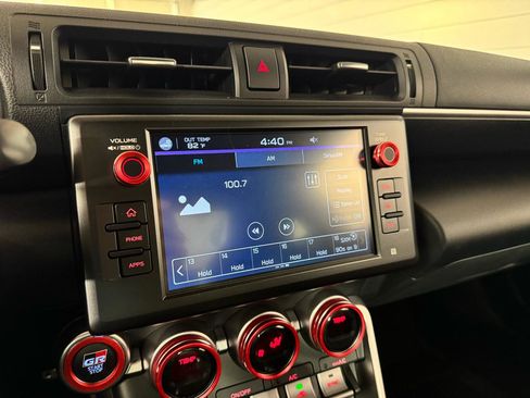 Used 2025 Toyota GR86 Premium w/ ALL Weather Mat Package (TMS) image 19