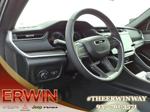 New 2026 Jeep Grand Cherokee Limited w/ Limited Altitude Package AWD/4WD image 10
