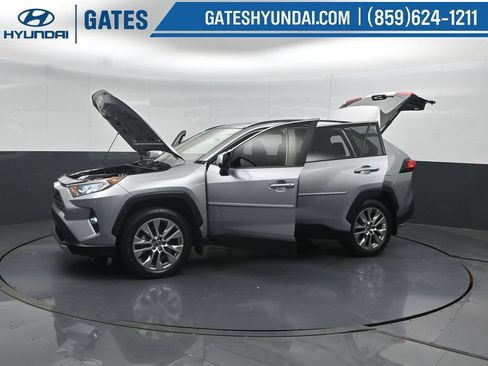 Used 2019 Toyota RAV4 Limited AWD/4WD image 57