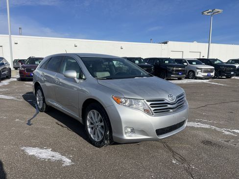 Used 2012 Toyota Venza LE image 2
