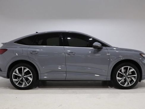 Used 2022 Audi Q4 e-tron Premium AWD/4WD image 8