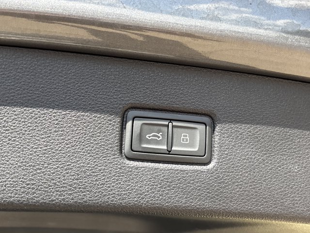 Used 2024 Audi Q7 3.0T Premium Plus AWD/4WD image 10