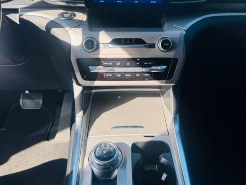 Used 2023 Ford Explorer XLT w/ Equipment Group 202A image 9