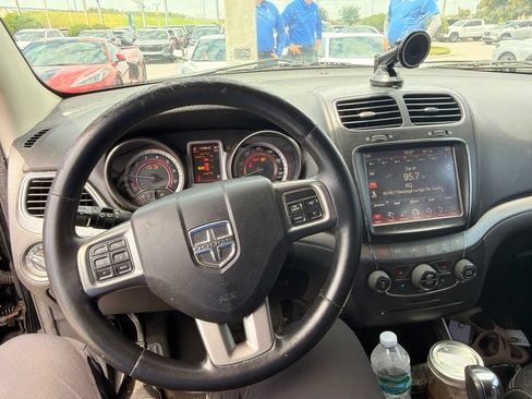 Used 2015 Dodge Journey Crossroad w/ Flexible Seating Group FWD image 9