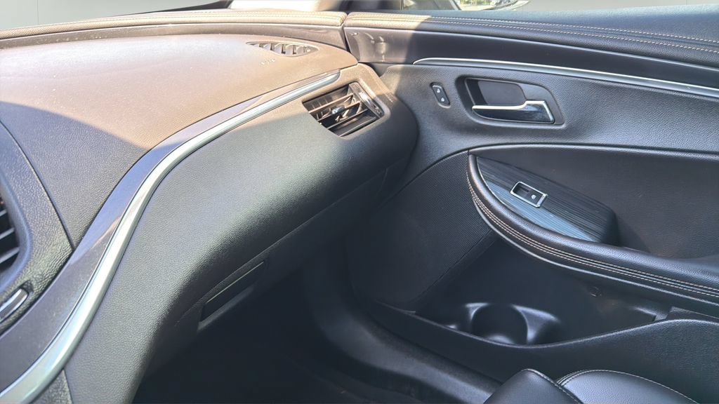 Used 2017 Chevrolet Impala LT FWD image 28