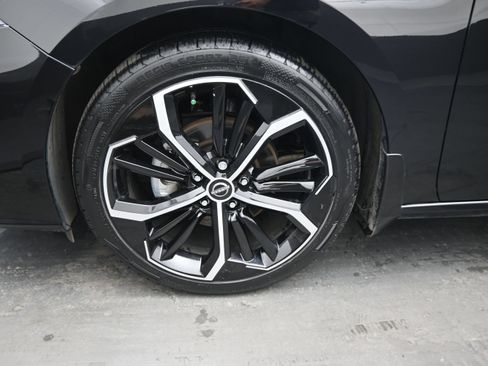 Certified 2025 Nissan Altima 2.5 SR FWD image 9