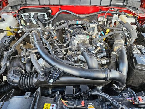 Certified 2024 Ford Bronco Wildtrak AWD/4WD image 38
